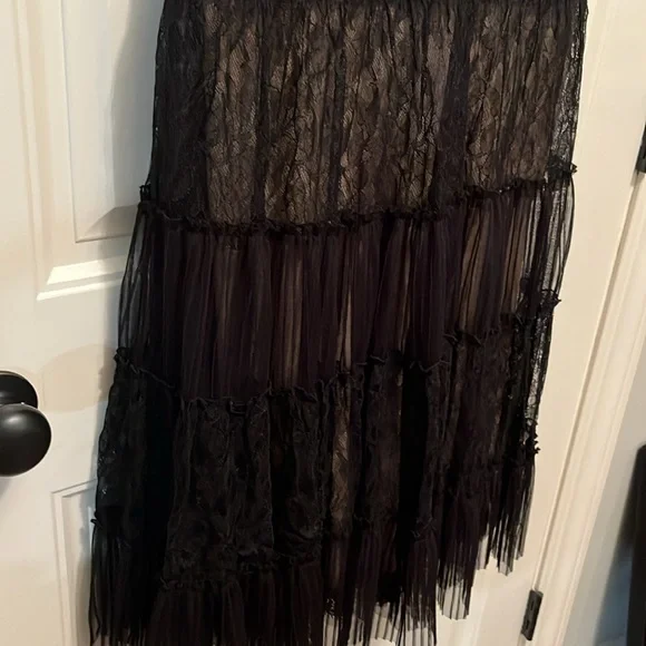 EUC BCBG lace black dress size 10 - Picture 3 of 5